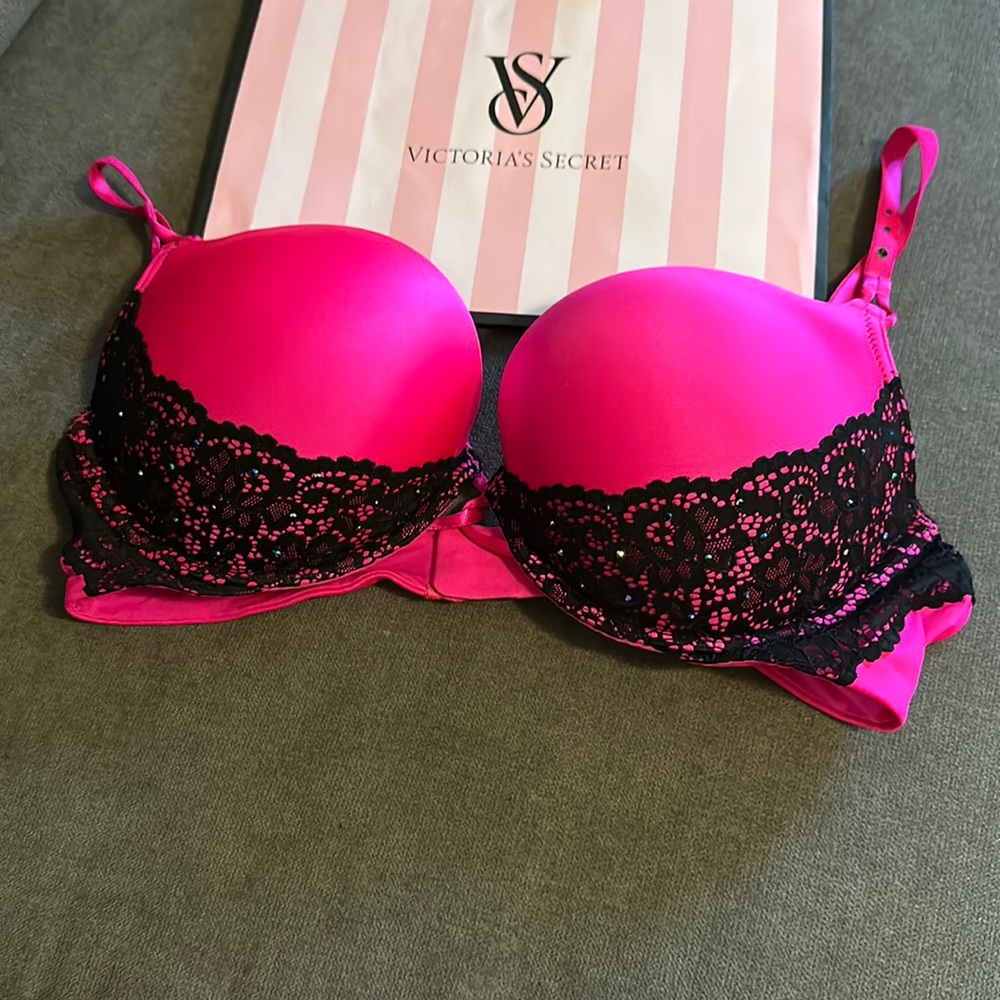 Vistoria’ secret hot pink ❤️